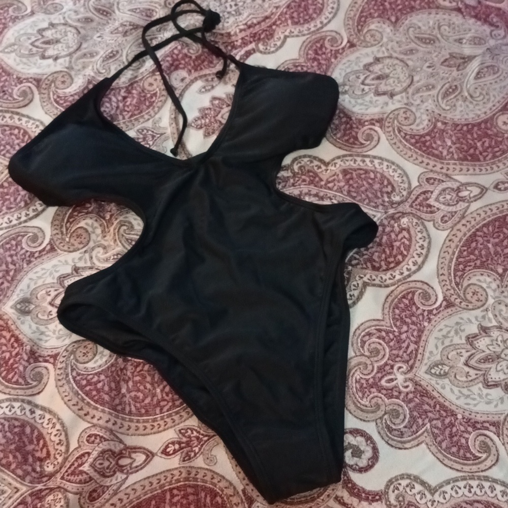 Sexy Low Cut Seamless Tie Knot Wireless Basic Brunch Swimsuits - Picture 3 of 14